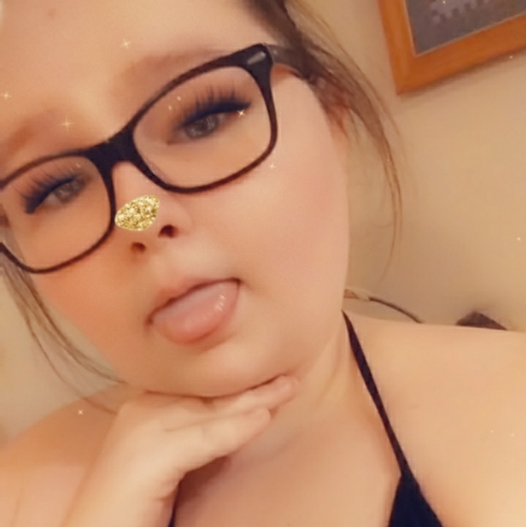 Meet your Posher, Katelyn - Picture 1 of 1